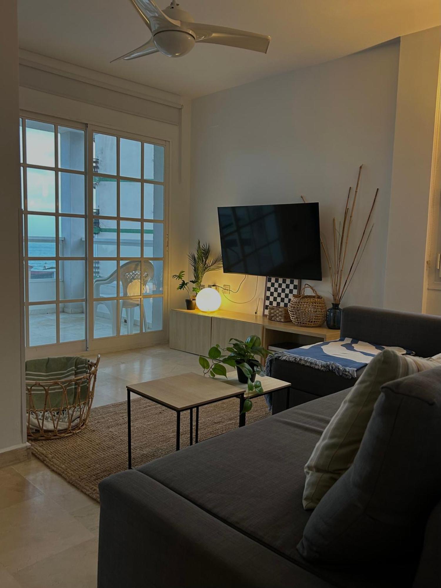 Mediterranean Near The With Seaview, Pool & Balcony *