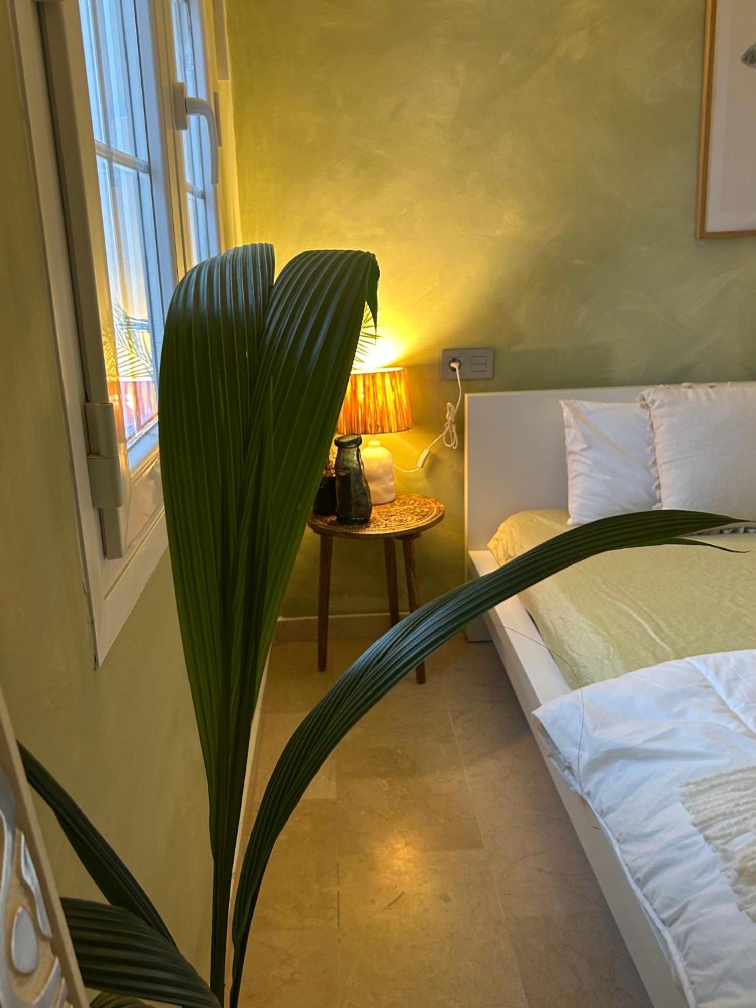 Mediterranean Near The With Seaview, Pool & Balcony Apartment *